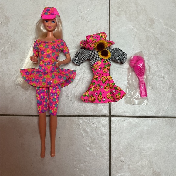 Vintage Barbie 90s Glitter Beach Caboodle Sunflower Barbie Doll - Picture 1 of 10